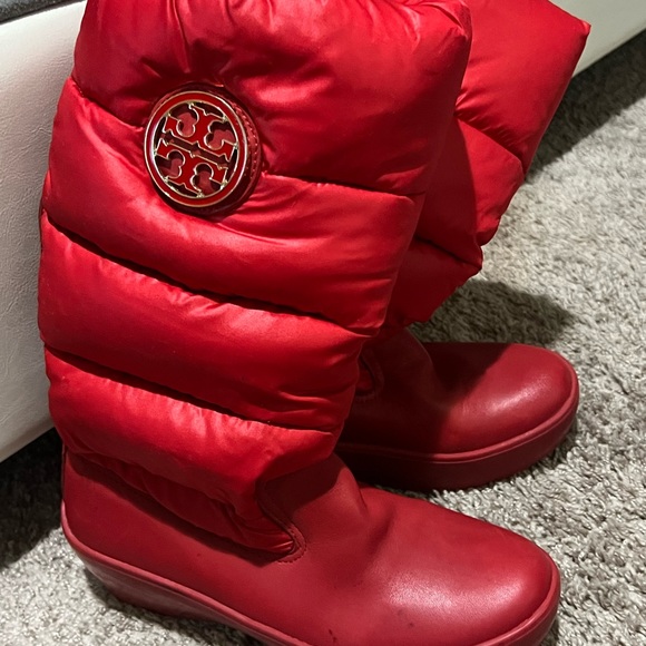 Tory Burch puffer boots - Picture 4 of 10